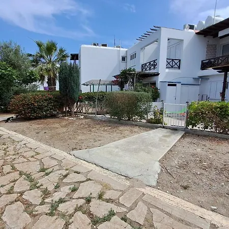 Yialos Cozy Beach House Апартаменты Ларнака