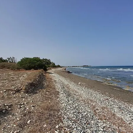 Yialos Cozy Beach House Апартаменты Ларнака