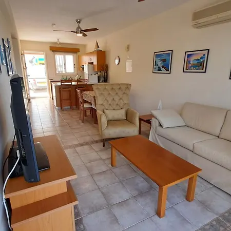 Yialos Cozy Beach House Ларнака