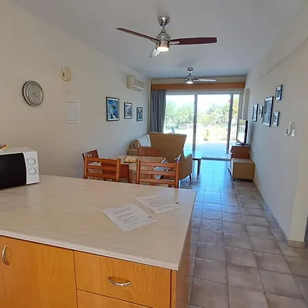 Yialos Cozy Beach House *