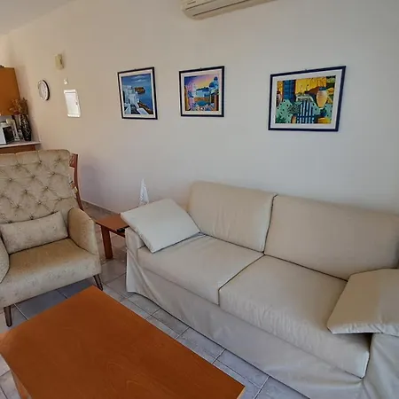 Yialos Cozy Beach House Apartament *