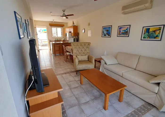 Yialos Cozy Beach House Larnaka